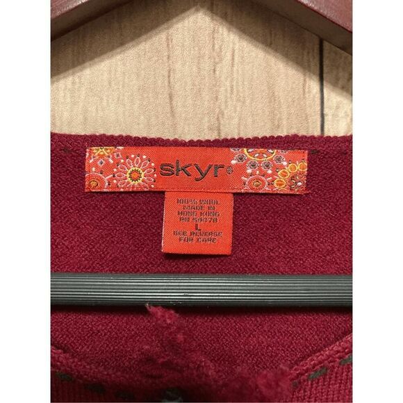 Skyr Large red wool cardigan black detail button - Picture 4 of 6